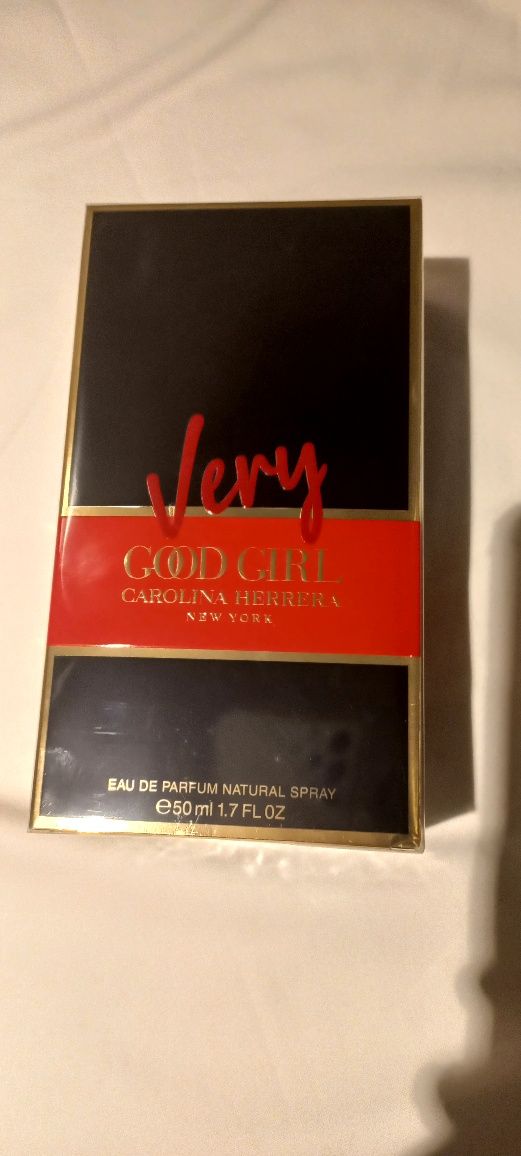 Very Good Girl carolina herrera 50 perfumy