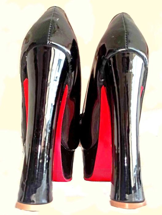 Pantofle na platformie, rozmiar 43