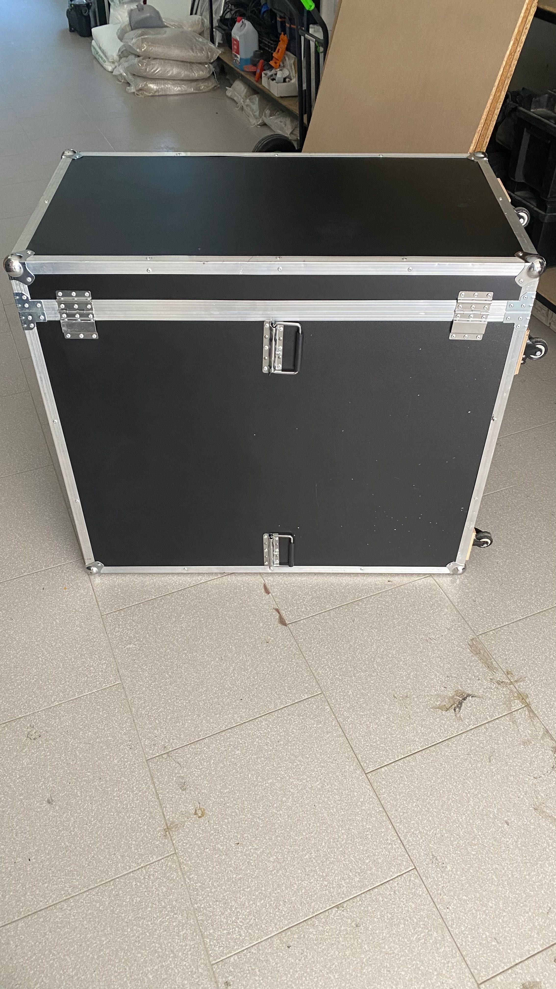 Flight case 90x58x102 cm