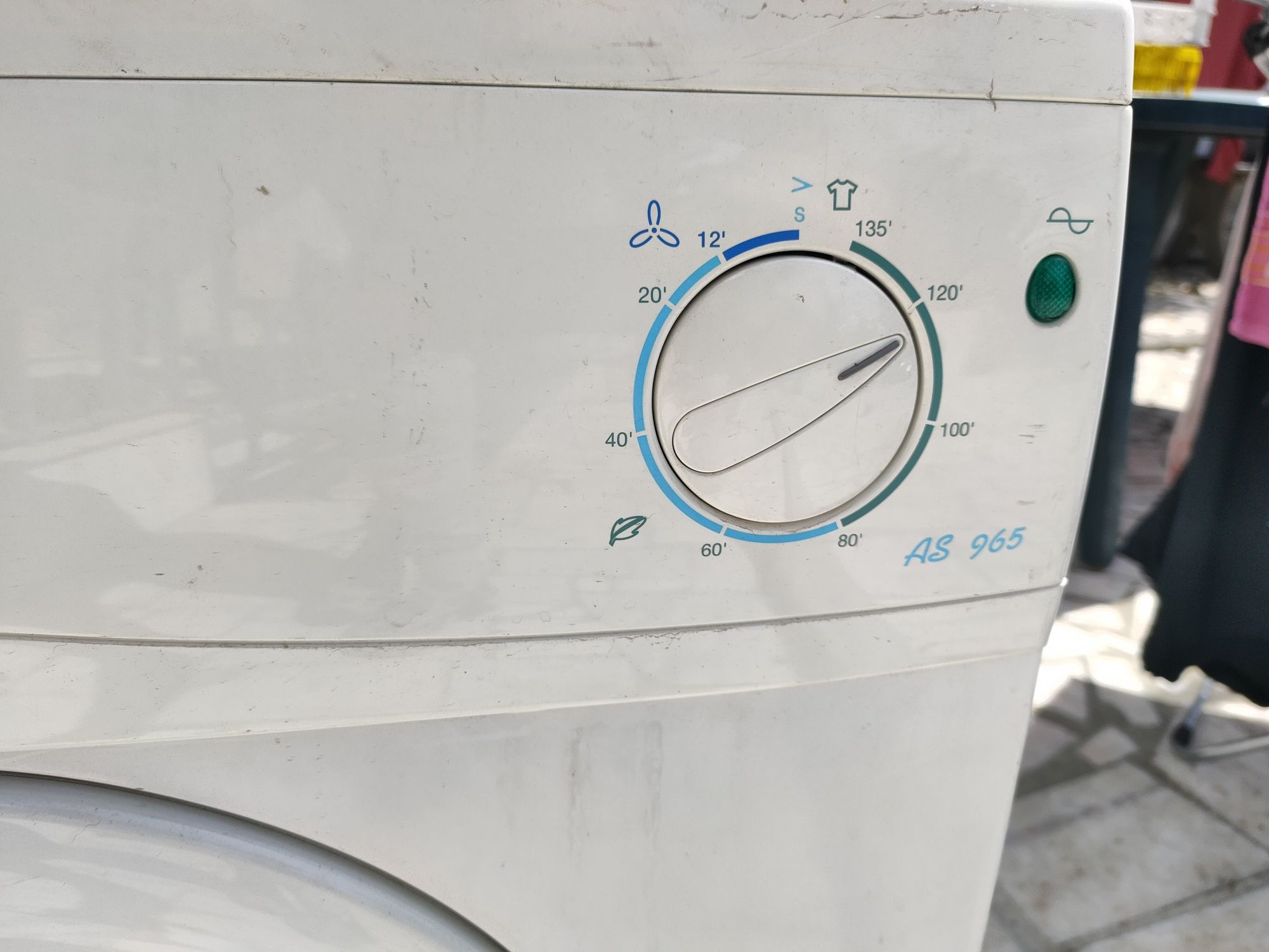 Máquina de Secar em Excelente estado