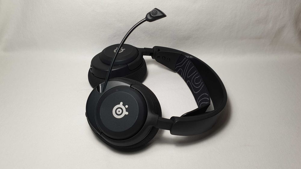 Słuchawki bezprzewodowe SteelSeries Arctis Nova 5 jak NOWE.