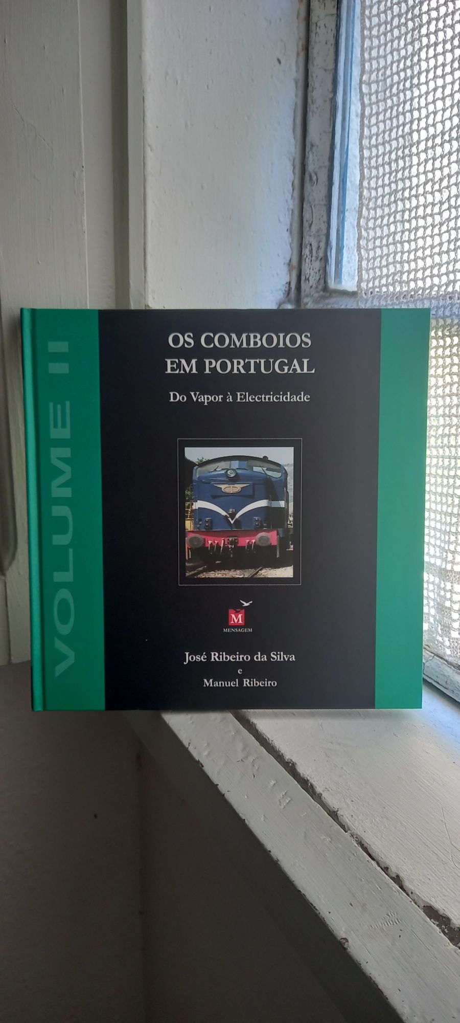 Livro "Comboios em Portugal -Volume 2" CP