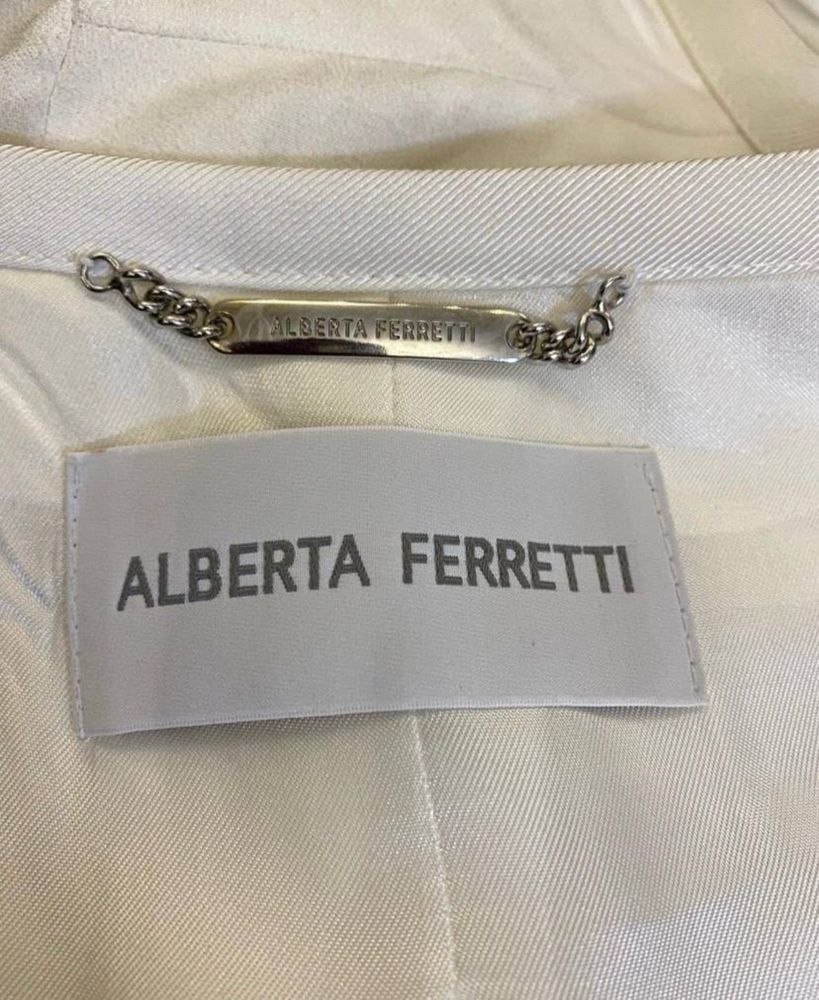 Дуже гарний тренч Alberta Feretti. Оригінал.