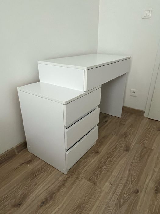 Biurko toaletka z szufladami