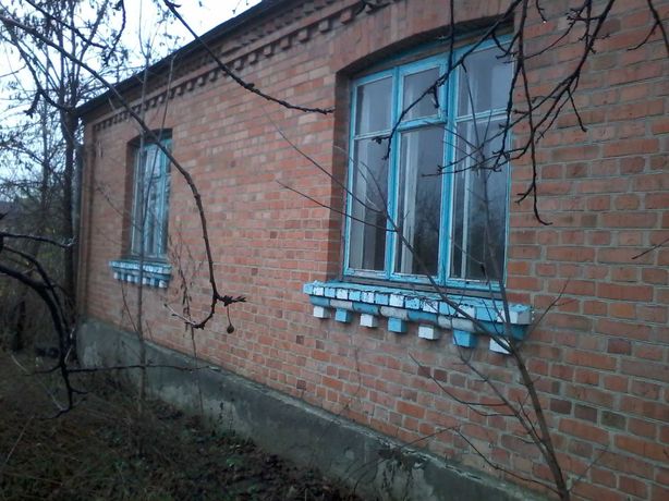 Продам цегляний будинок с. Чаруків, станція Несвіч.