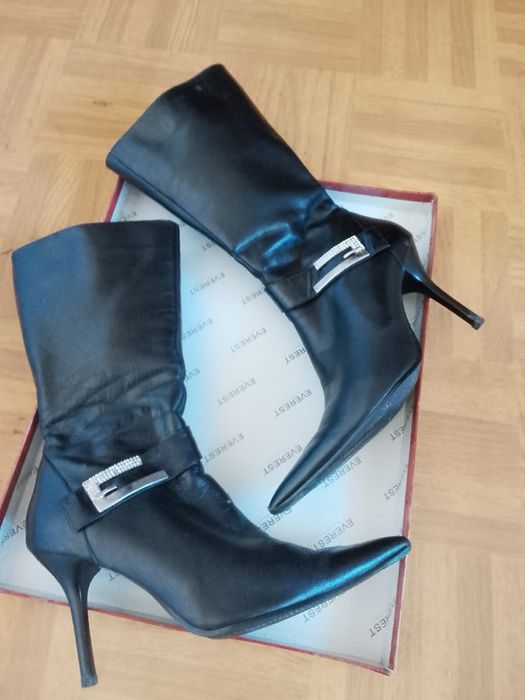 Сапоги женские шпилька