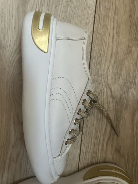 Шкіряні кросівки Geox