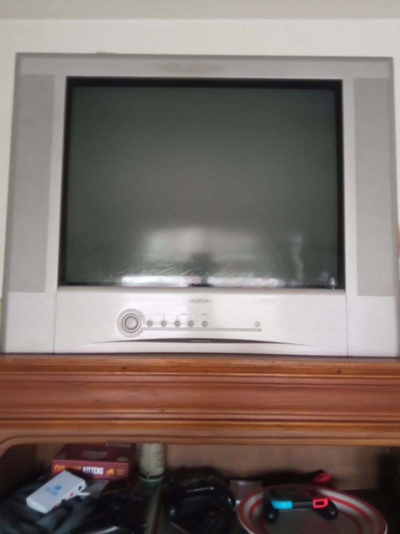 Vende-se Dois Televisores