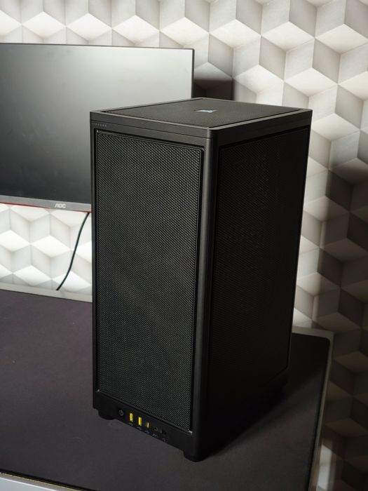 Корпус Corsair 2000d