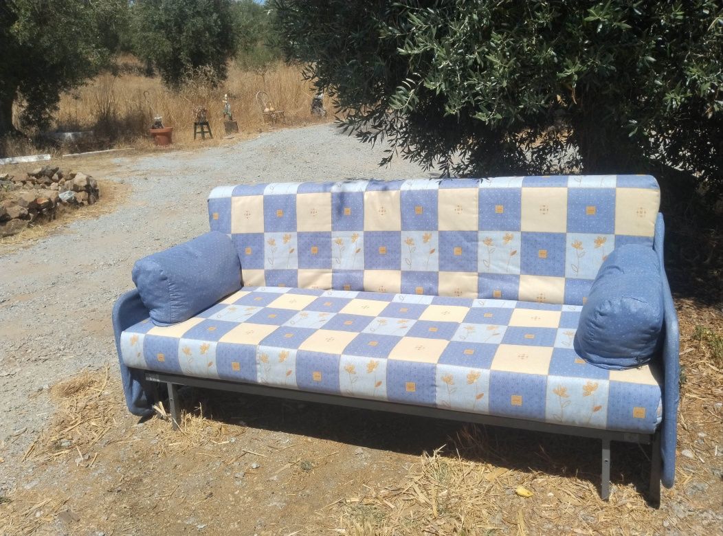 Sofá cama em Bom estado €30