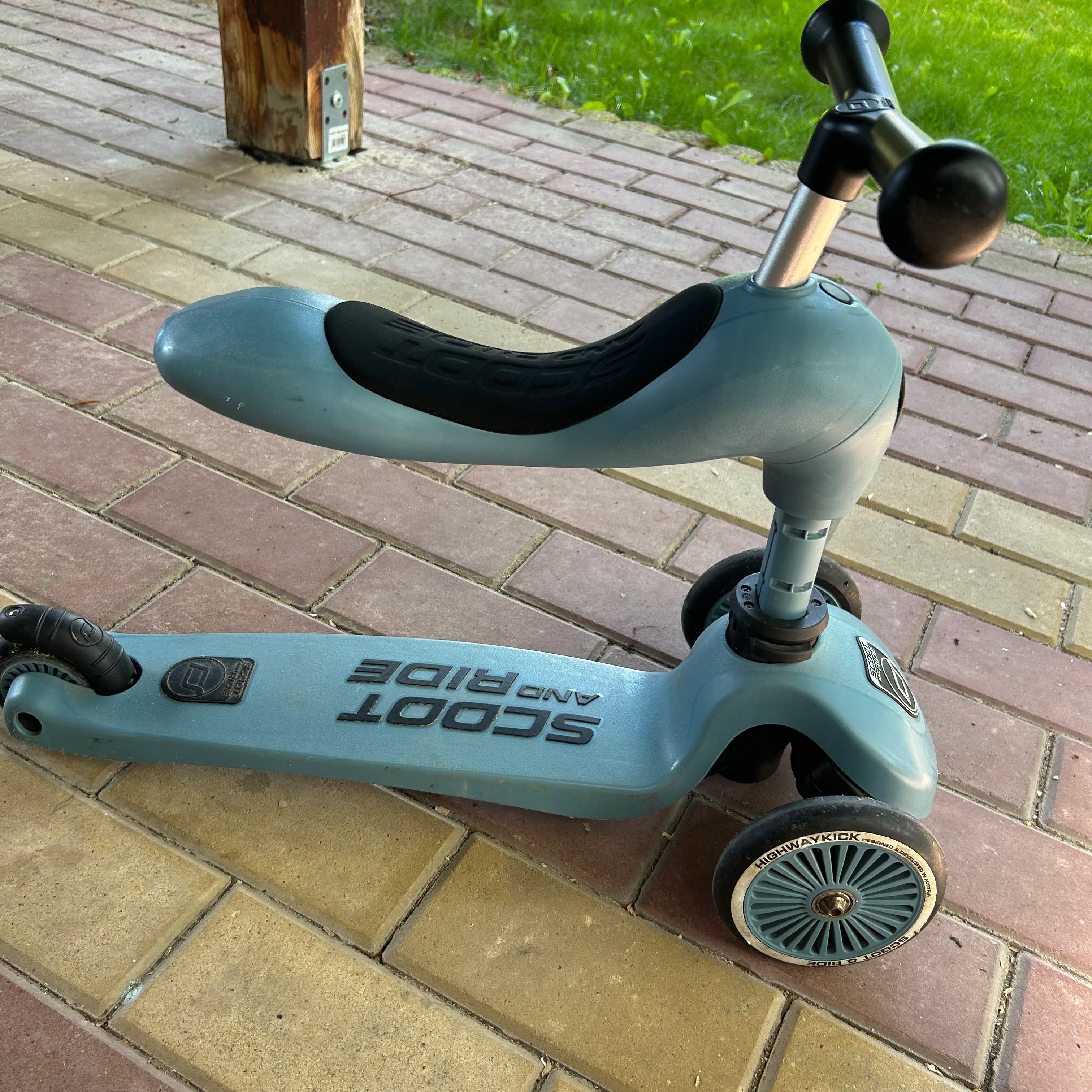 Jezdzik scootandride