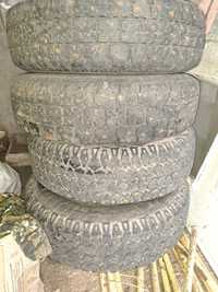 Продам комплек гуми r14 на волгу