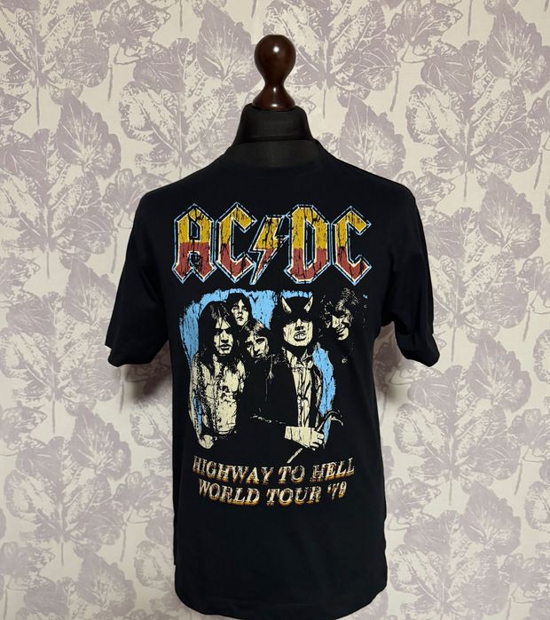 Футболка с рок символикой,группа AC/DC .