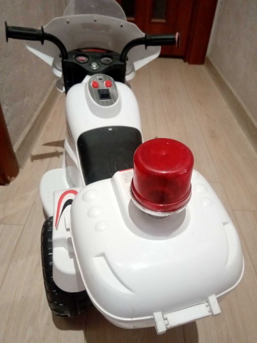 Продам машинку дитячу