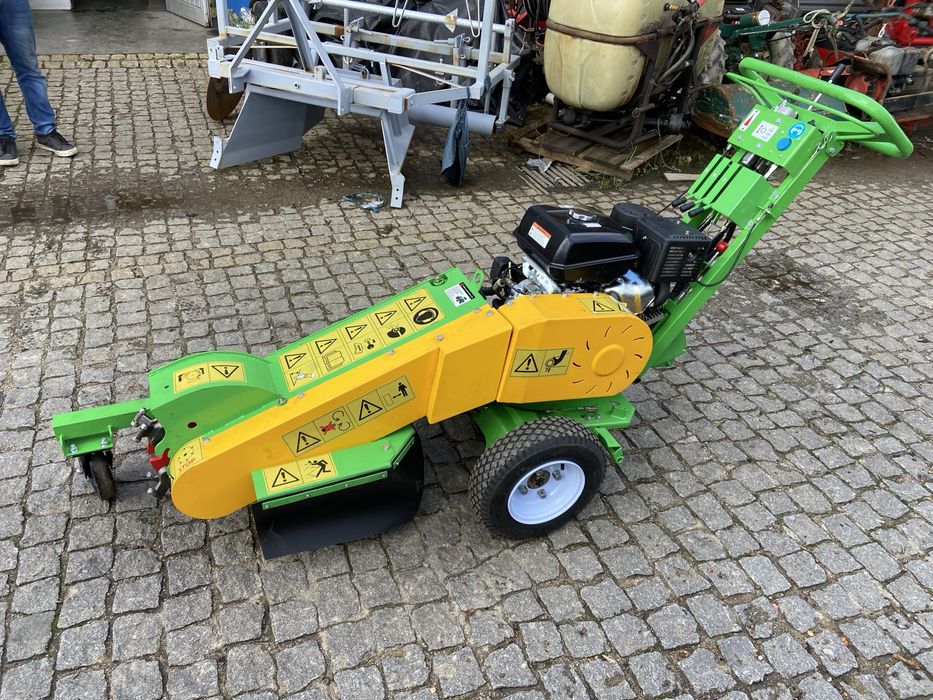 Triturador de cepos raizes de arvores