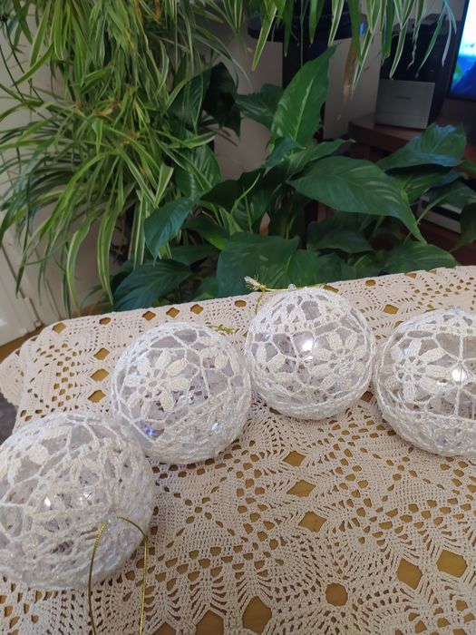 Szydełkowe kule ozdobne