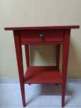 HEMNES mesa de cabeceira 
Mesa de cabeceira, velatura amarela,