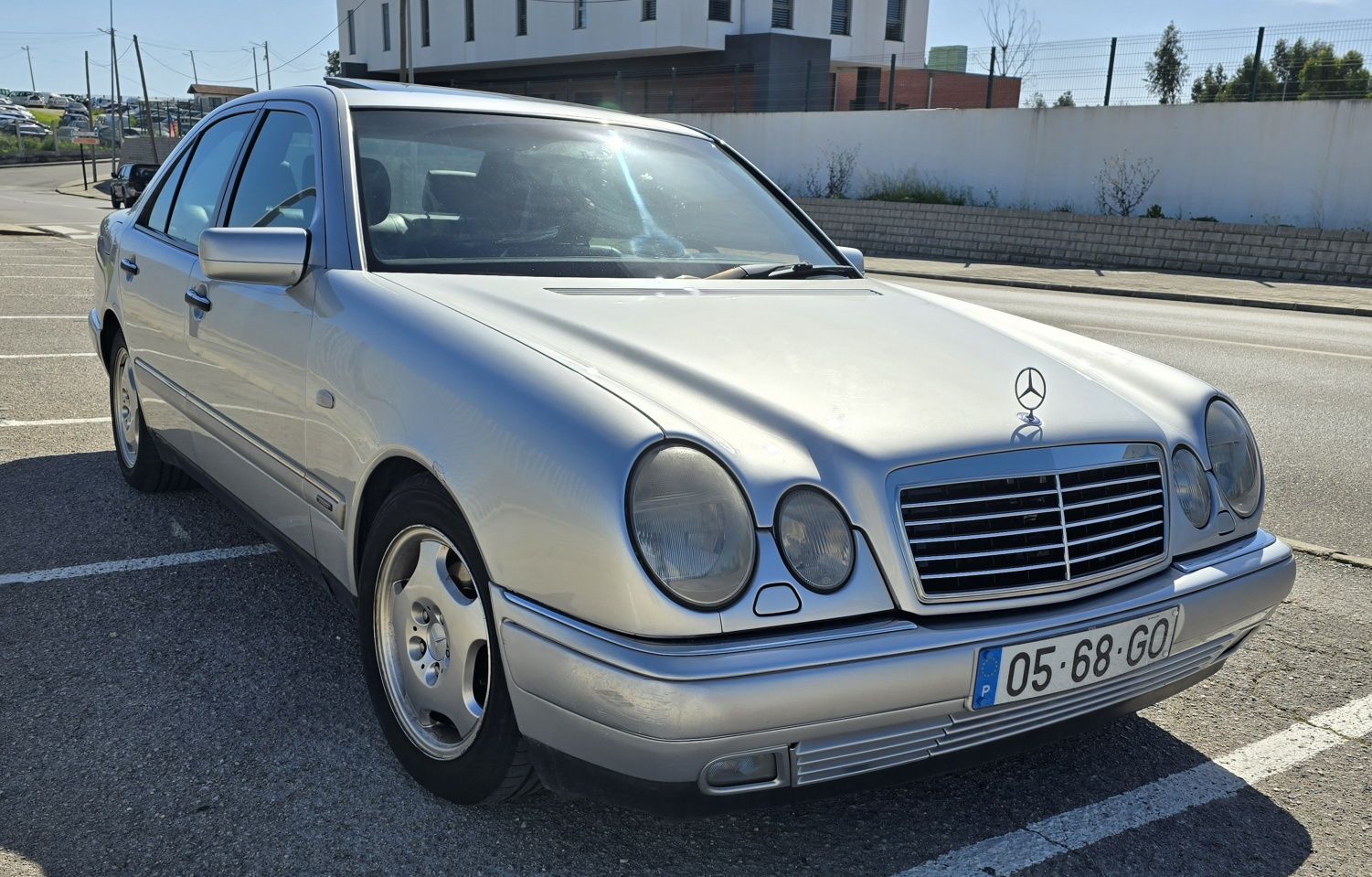 Mercedes Benz E300