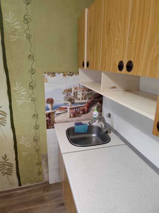 Продаж квартири на середньому поверсі