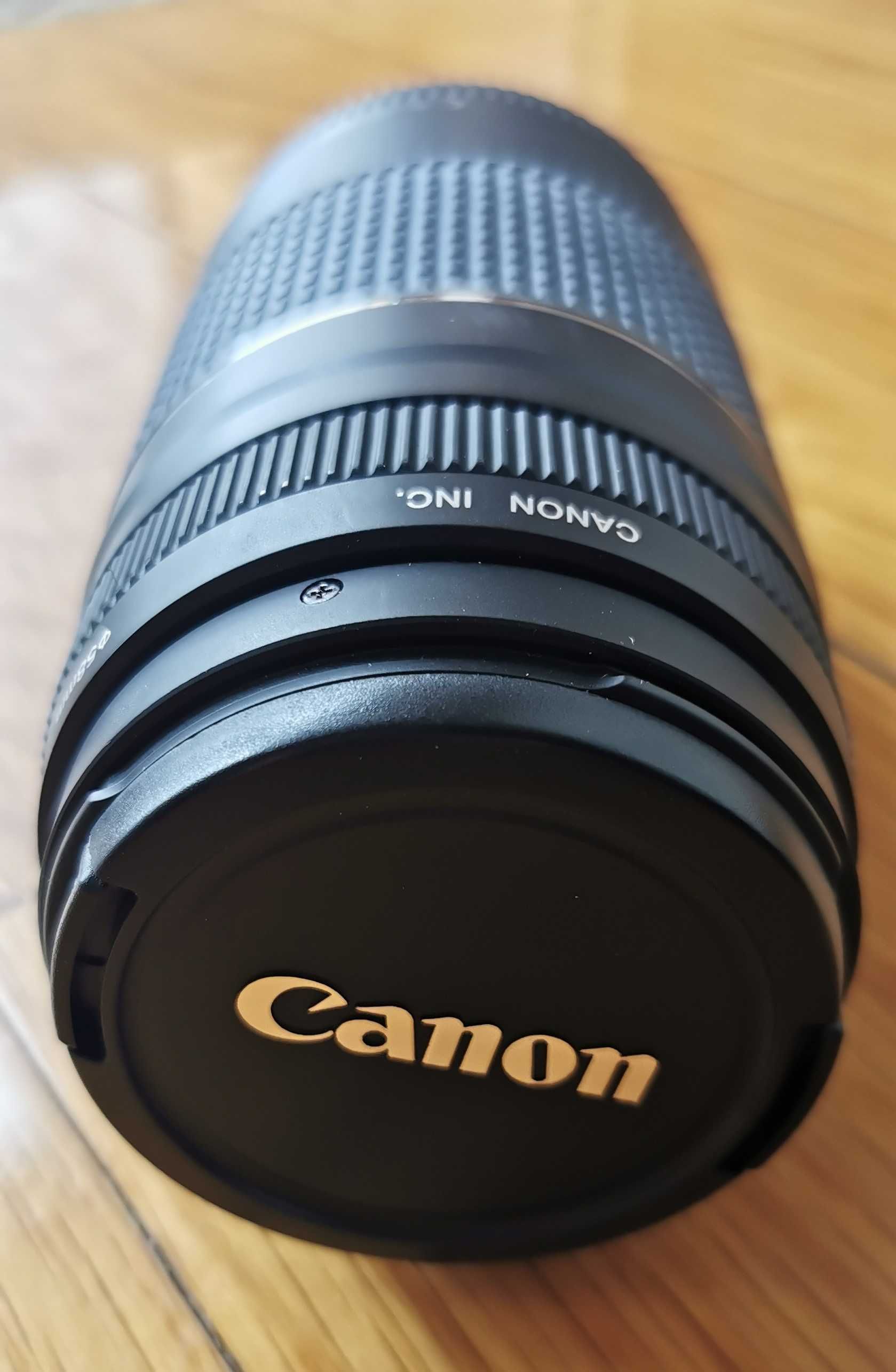 Câmara digital reflex Canon EOS 1100D + objectivas 18-55mm e 75-300mm