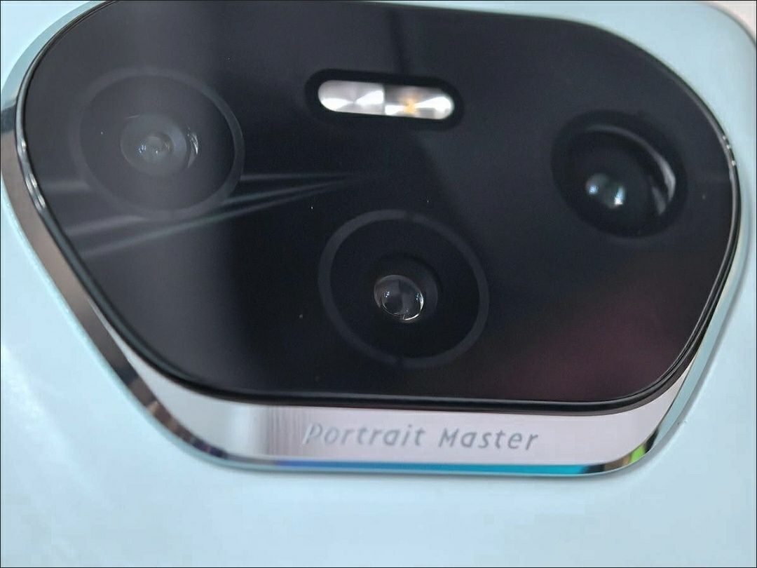 Единственный в Украине !!Смартфон honor 300 pro!! 12/256 cn version