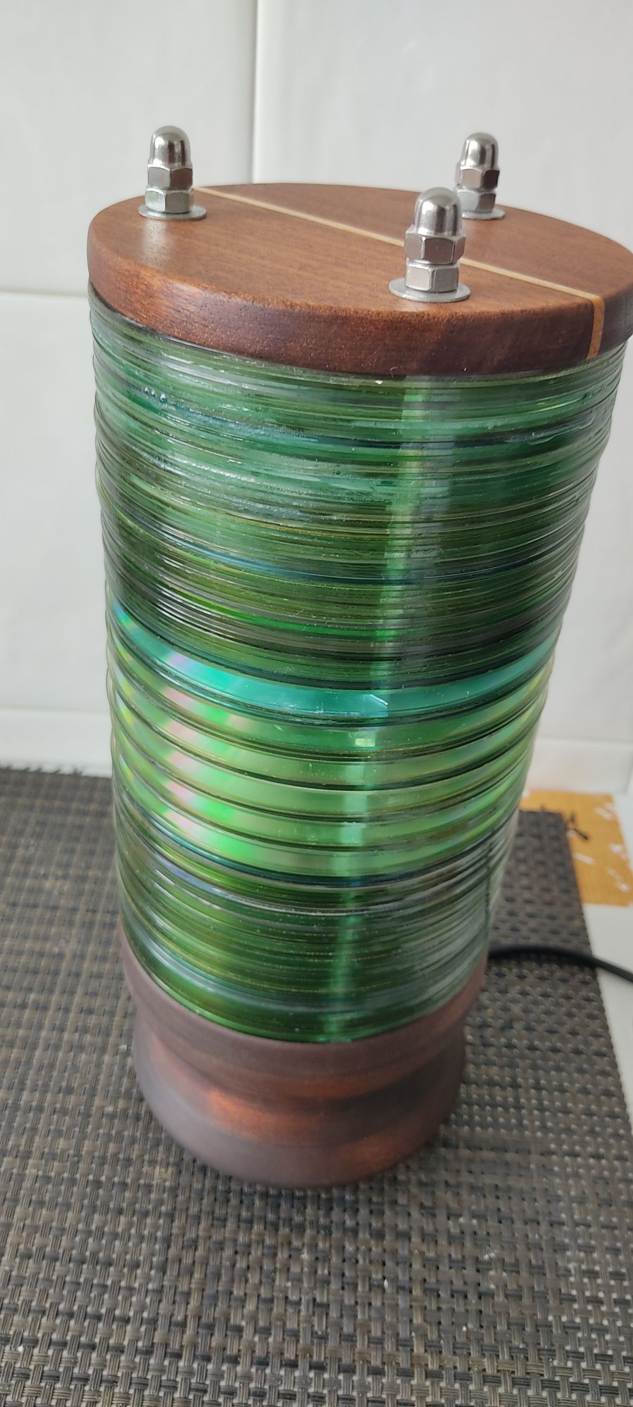 Candeeiro de cd's reciclados