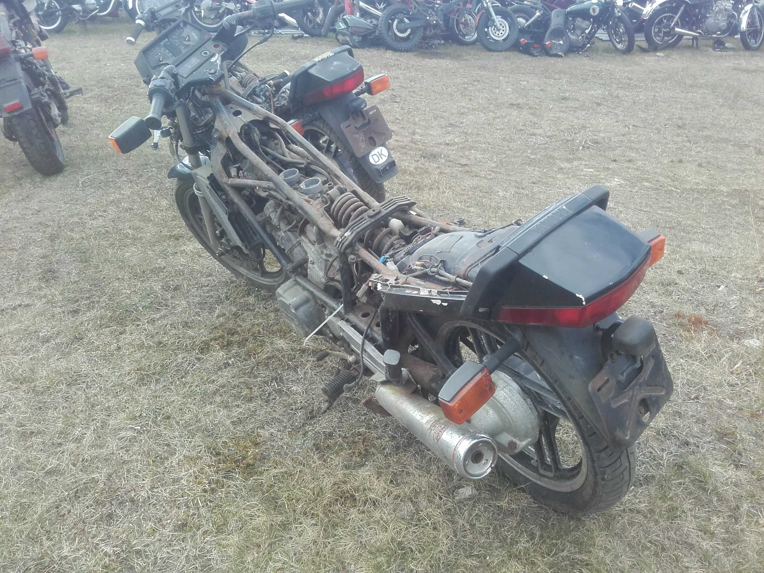 Yamaha xz550 xz 550 vision silnik lagi bak gaźniki felga koło części