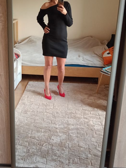 Nowa mała Czarna sukienka