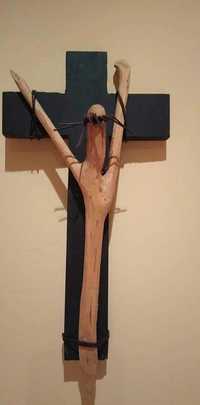 Cruz em ardósia com Cristo em madeira. Lindíssima