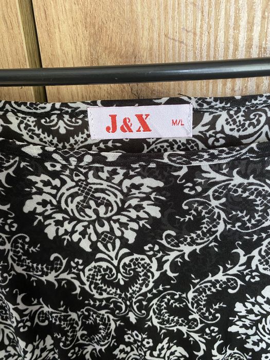 Długa sukienka na ramiączkach