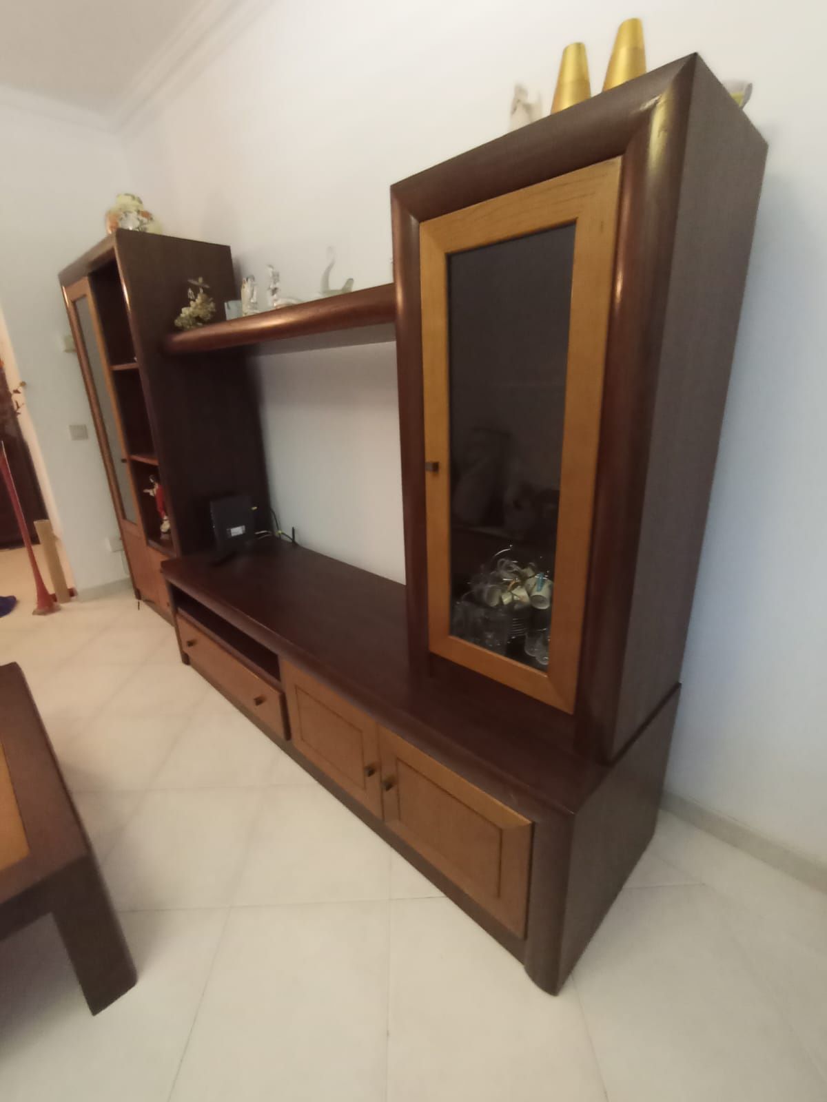 Movel de sala com mesa de apoio
