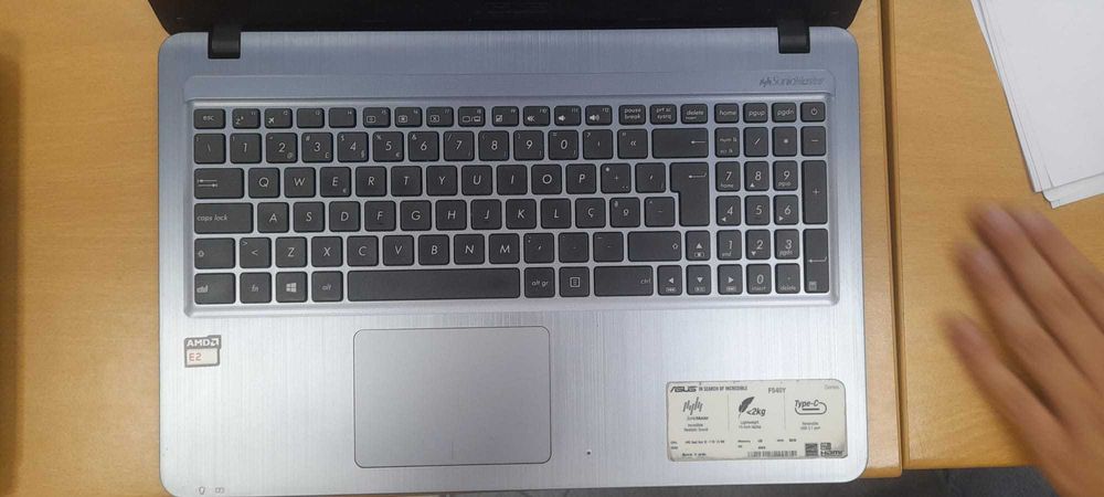 Portátil 15.6" ASUS F540Ya-E2Ar2Cb1 (Peças)