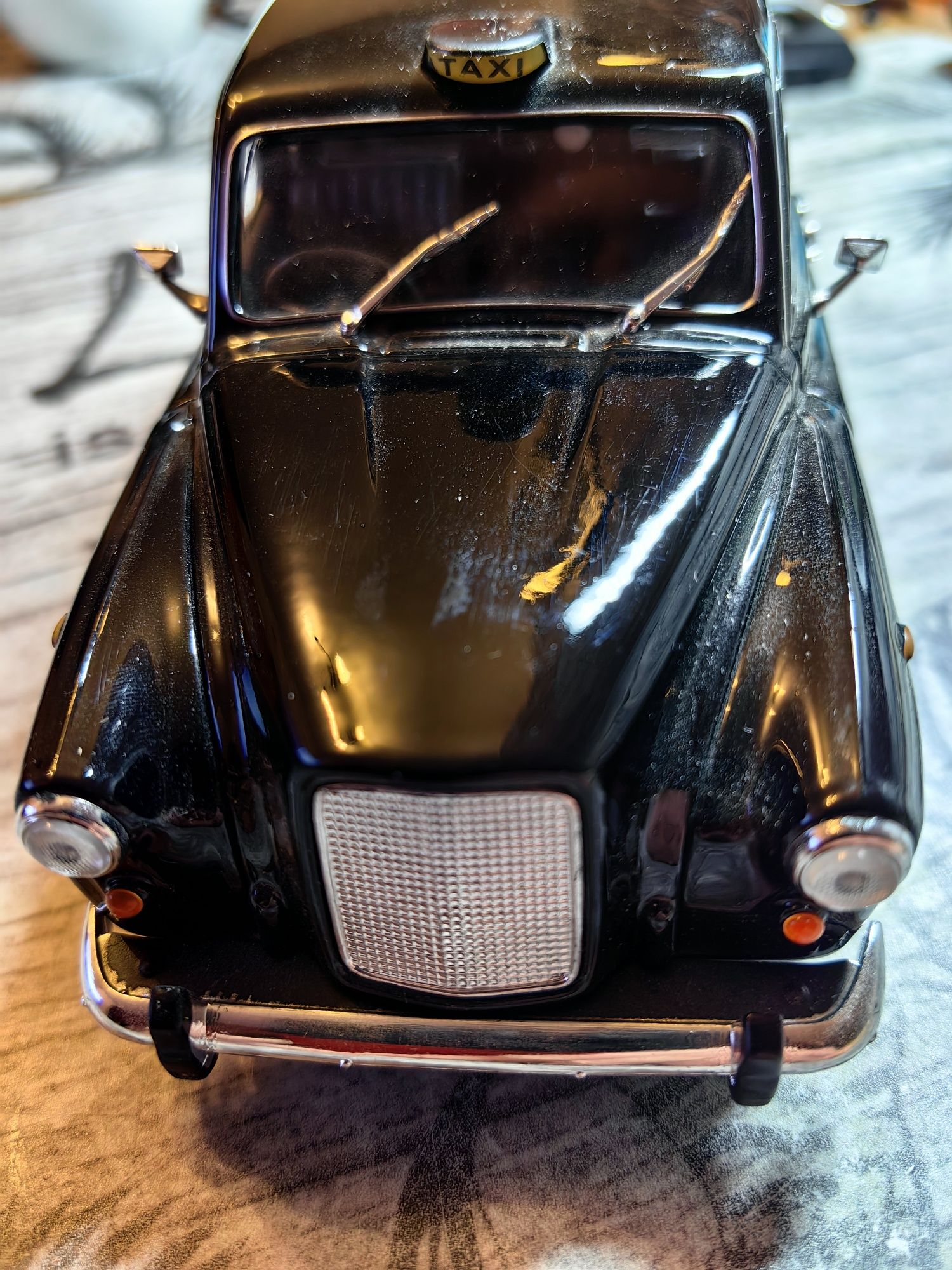 1:24 Austin FX4 London Taxi