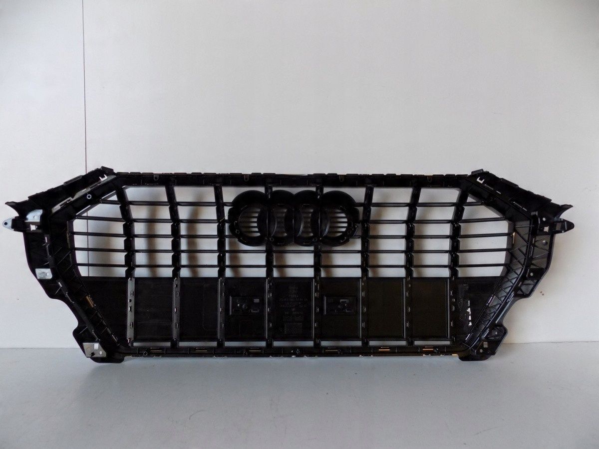 Audi Q3 A83 s-line grill / atrapa 10512