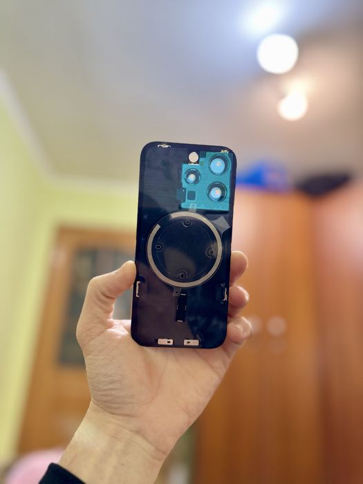 Задняя крышка Iphone 15 Pro в зборе