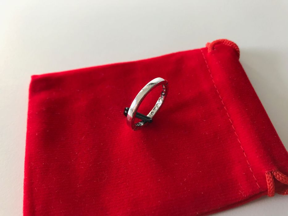 Anel Logo & Hearts Pandora em Prata de Lei 925 Novos