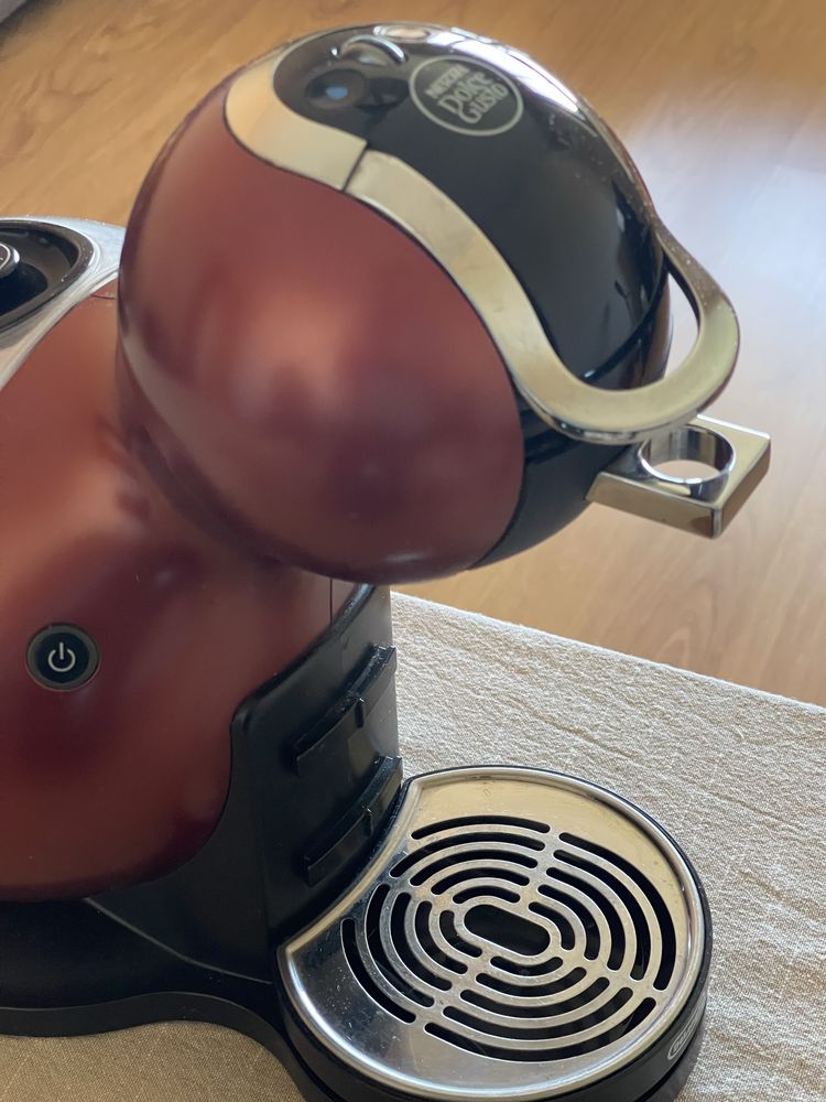 Cafeteira Dolce Gusto automatica