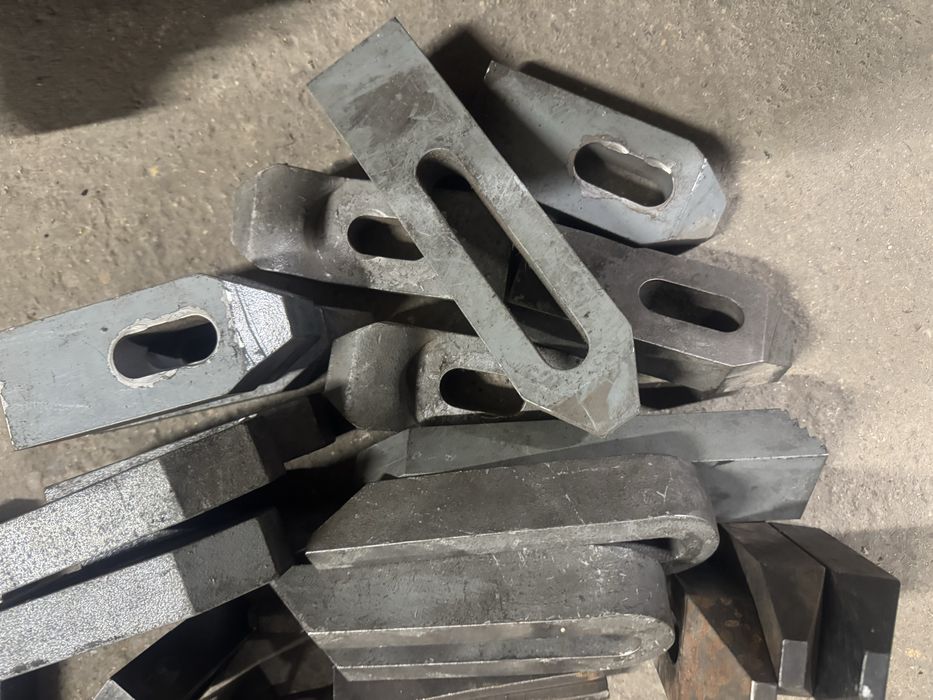 Mocowania do stolu frezarki