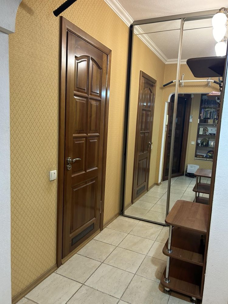 ПРОДАМ 3 кімнатну квартиру на ВАСИЛЯ СТУСА