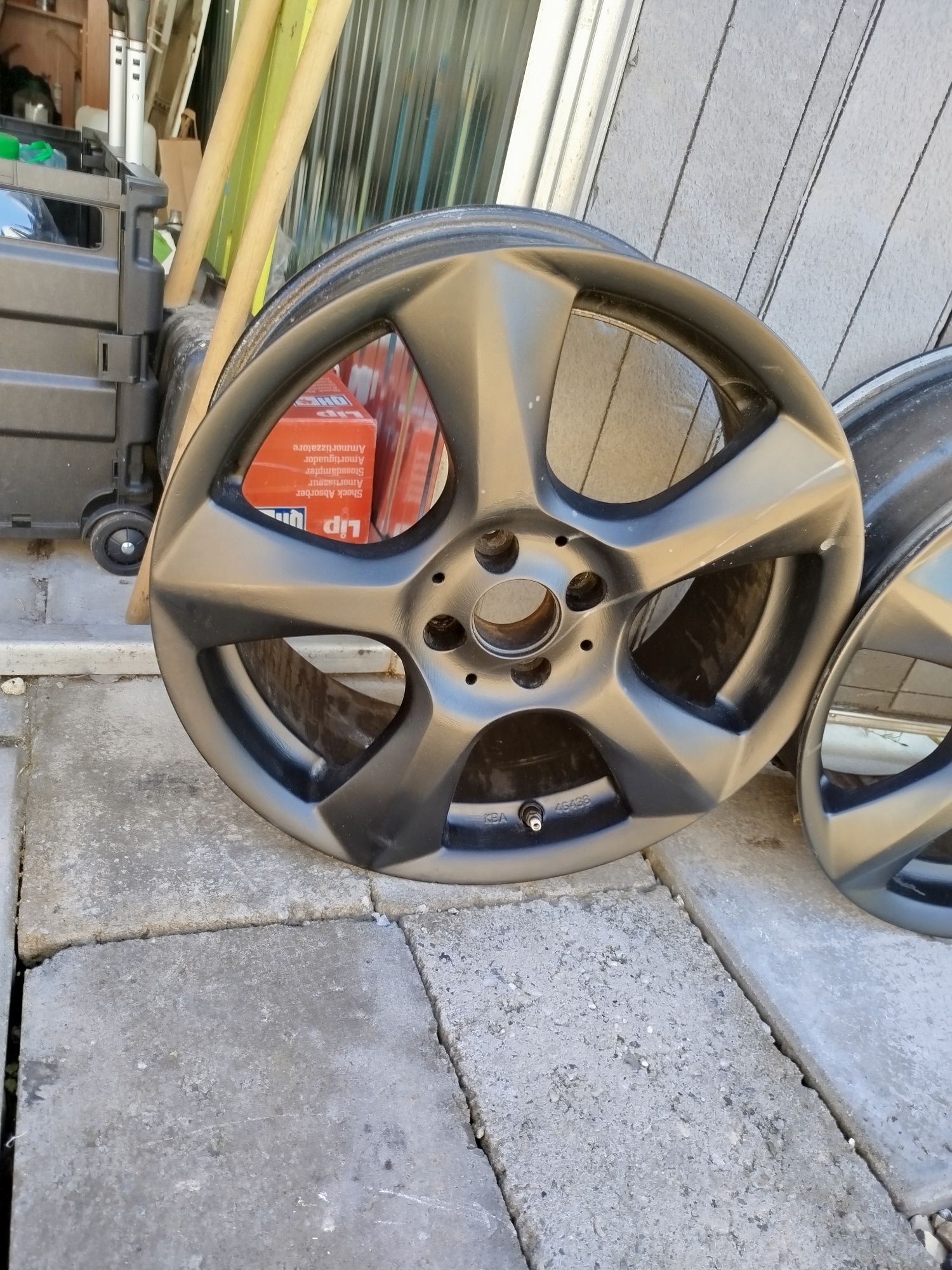 Felgi Aluminiowe 4x100 17 7.5J ET 45 Renault
