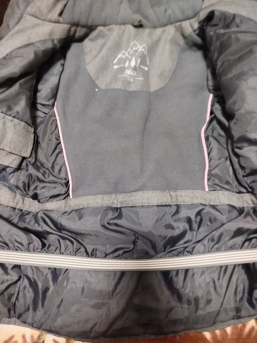 Прода детскую курточку