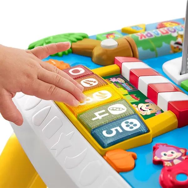 Розумний ігровий столик Fisher-Price з технологією Smart Stages