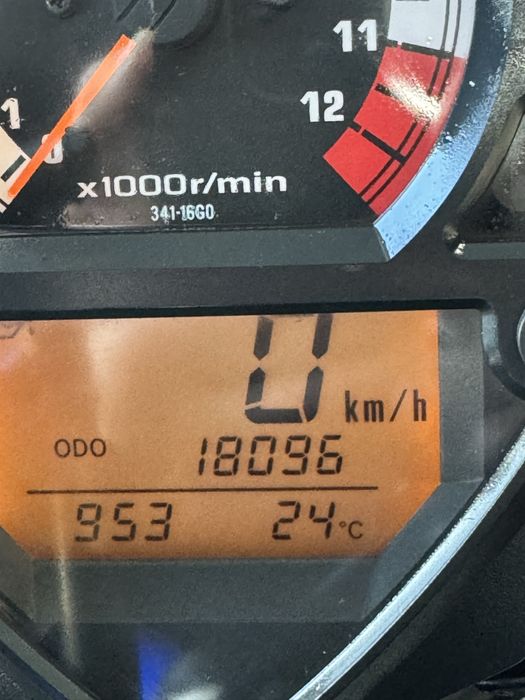 Suzuki SV 1000 moto em muito bom estado