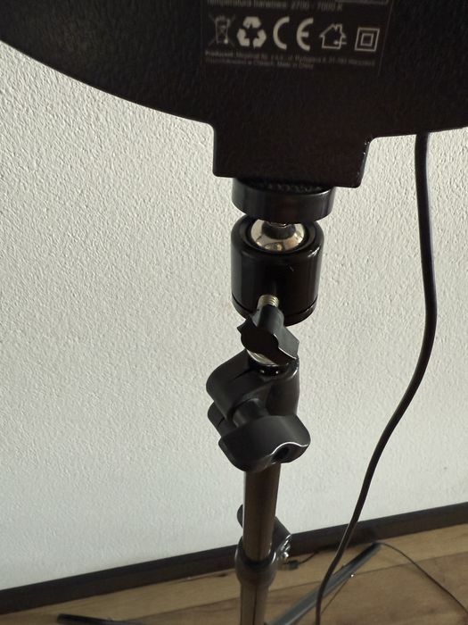Lampa pierścieniowa Tracer 30cm ze statywem