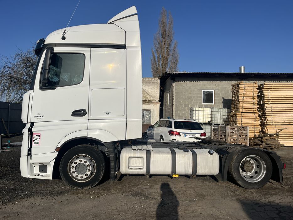 Тягач Mercedes Actros 1942 МЕГА