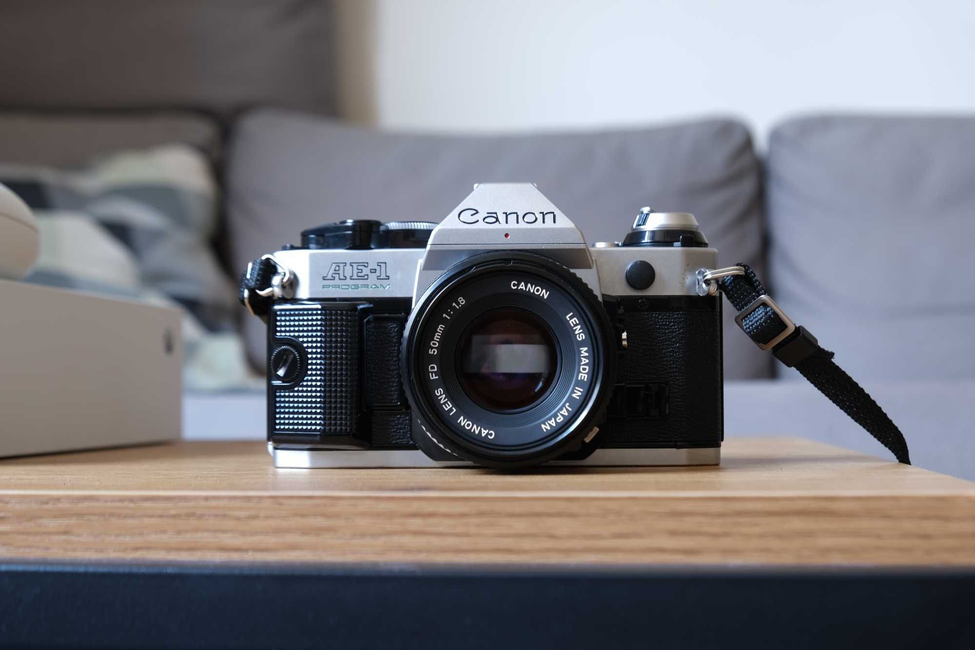 Canon AE-1 Program z Obiektywem FD 50mm + Dodatki