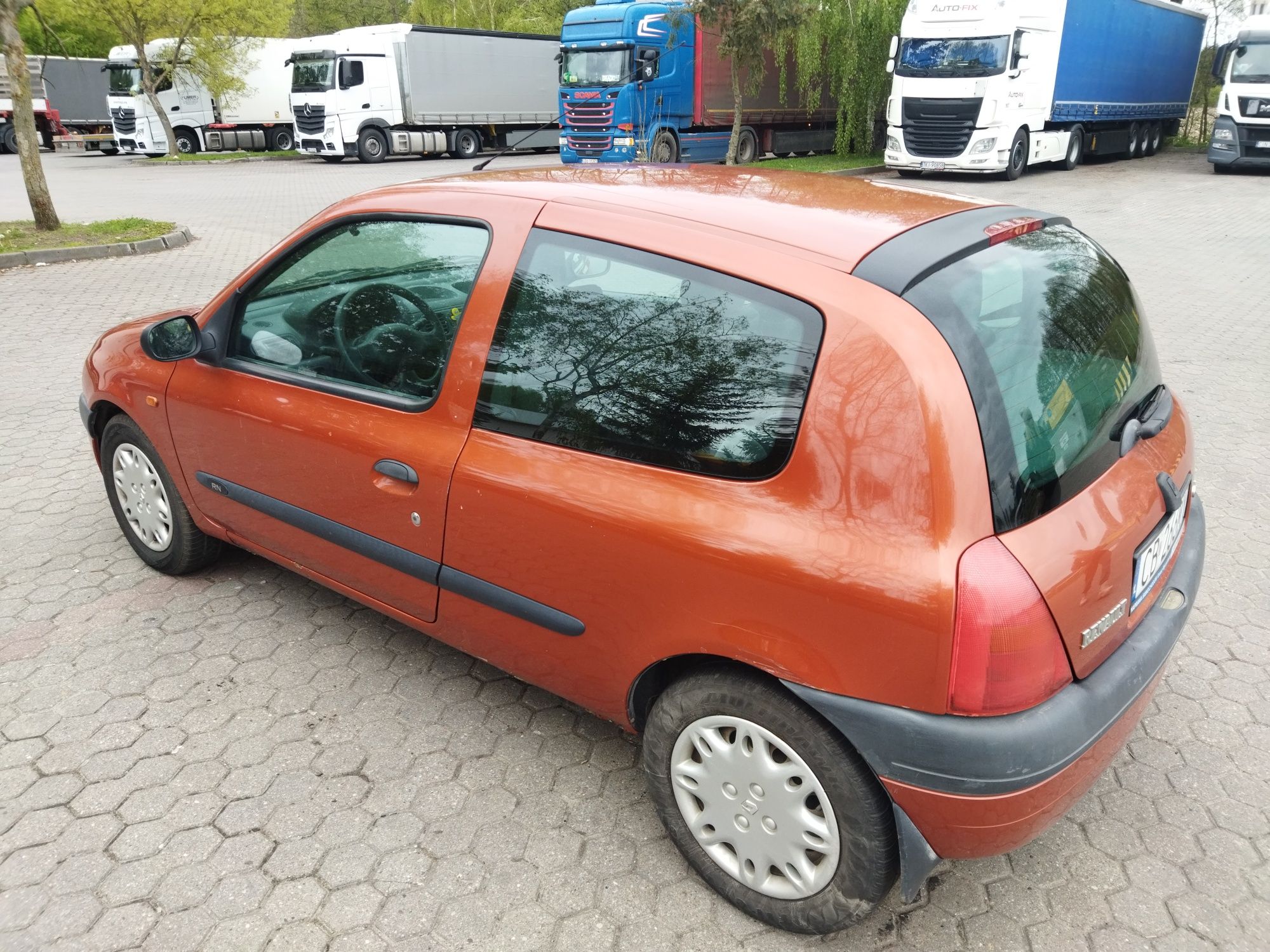 Renault Clio 1.2 benzyna rok 1998 małe ekonomiczne auto