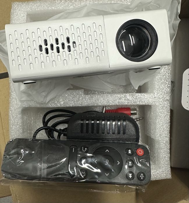 mini projetor novo