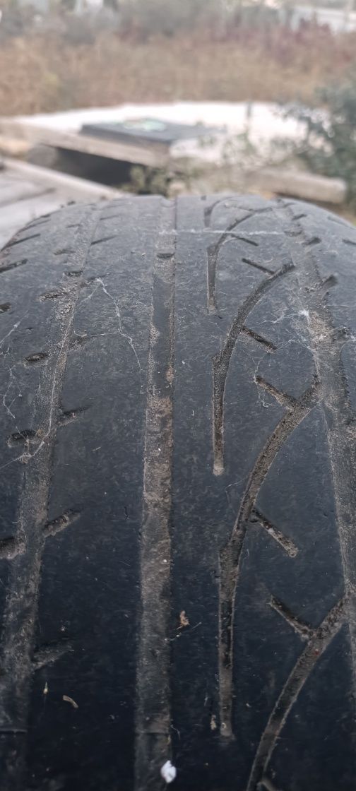 Продам летнюю резину 205/60 R15