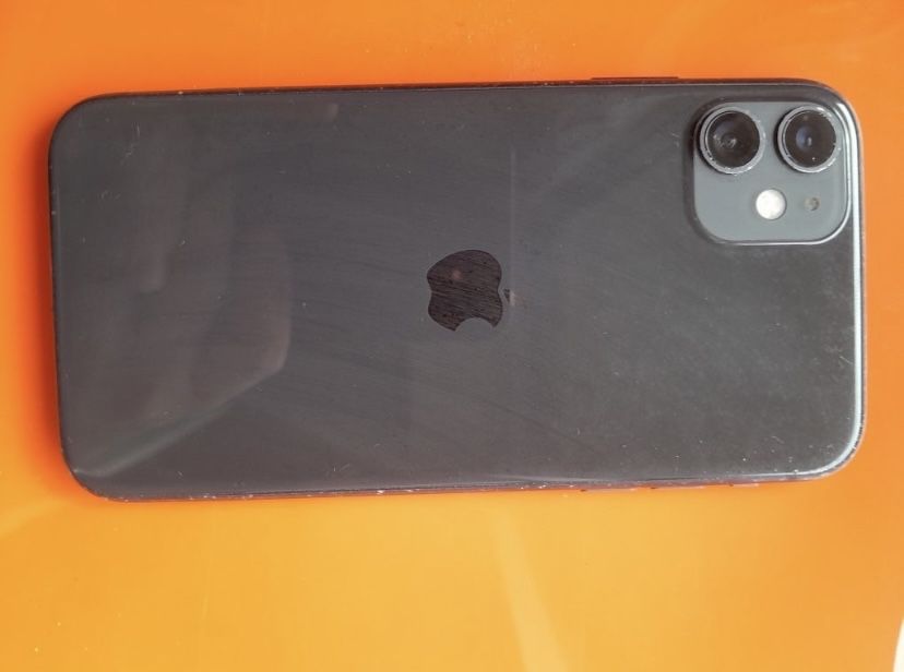 Продаёться Айфон 11 64gb
